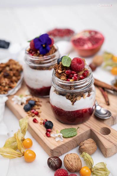 Granola-Johurt-Beeren-Fr ühstück Granola-Johurt-Beeren-Frühstück